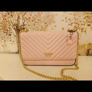 VSPebbled V-Quilt Bond Street Shoulder Blush